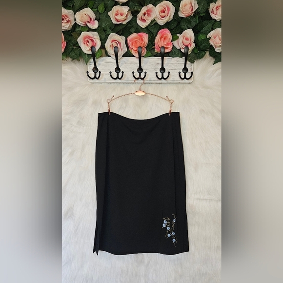 Beechers Brook Embroidered Romance Midi Skirt - Picture 1 of 7